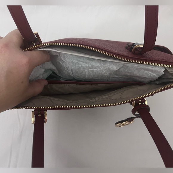 MICHAEL KORS Jet Set East West Top Zip Tote - Picture 5 of 9